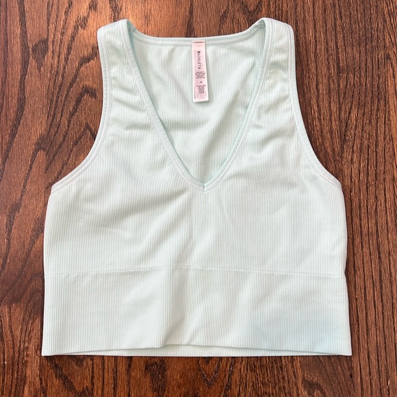 Athleta Aurora Seamless Crop Rib Tank - Size M - Mint Green - Picture 1 of 3